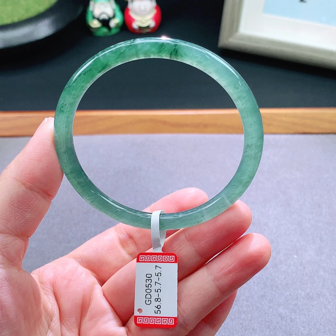 翡翠手镯未镶嵌天然翡翠手镯