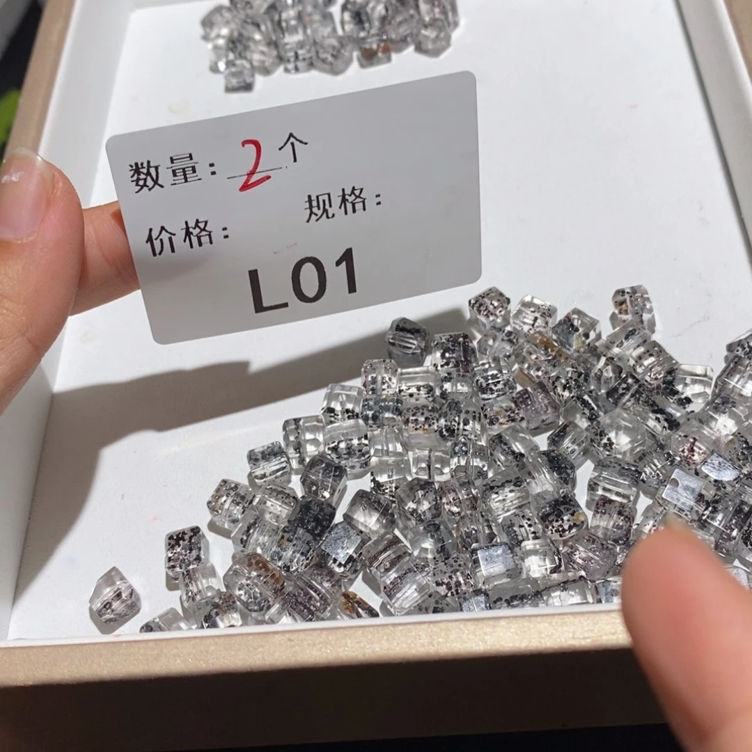 颈饰未镶嵌水晶多样化大小不一发2个01