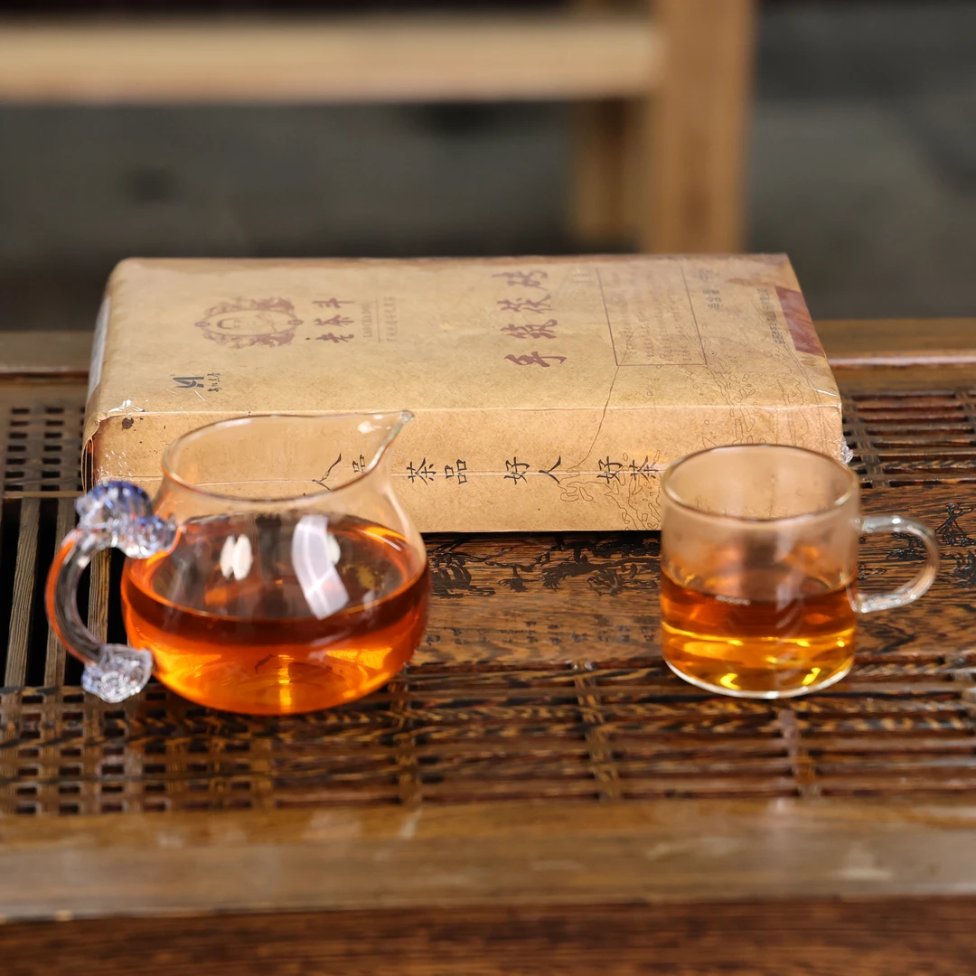 06款黑茶12年陈安化手筑茯砖芙蓉山头全叶料1000克快乐王胖