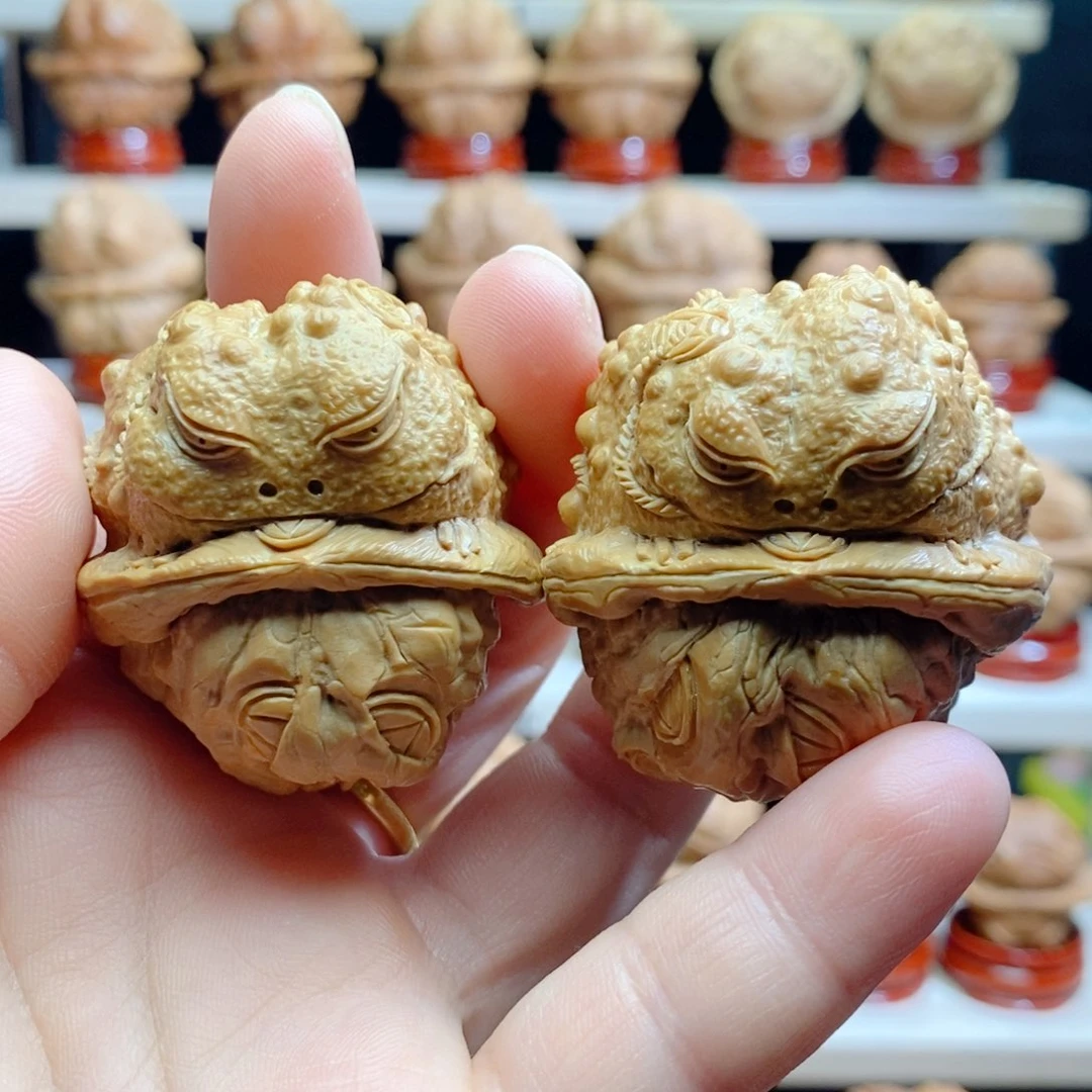 核桃把件单面鼓眼睛金蟾