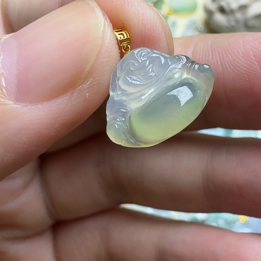 翡翠18K金镶嵌颈饰迷你佛