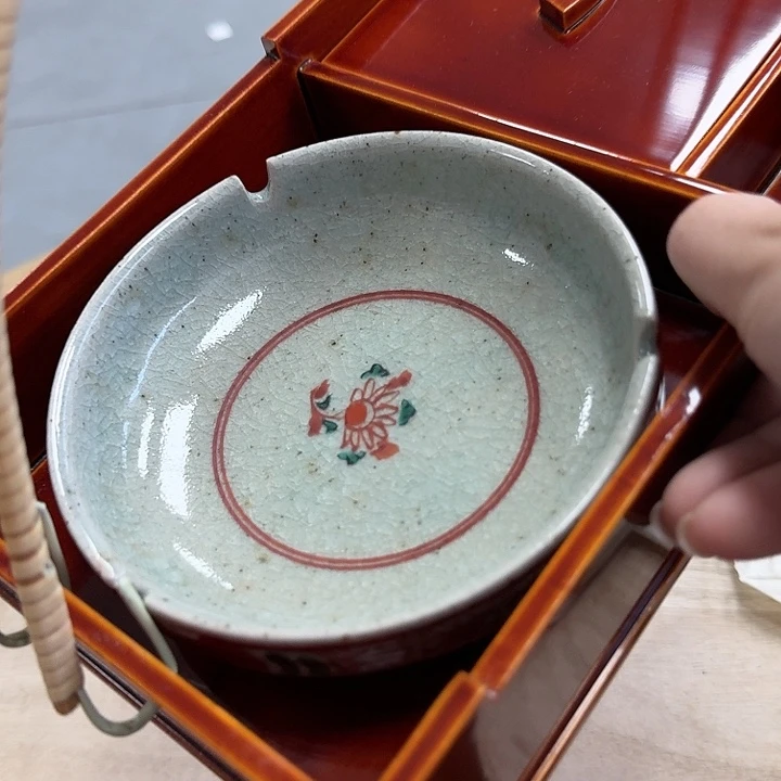树*瓷器。