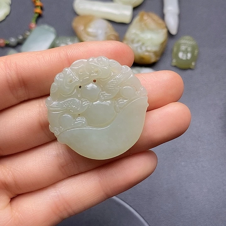 颈饰未镶嵌和田玉