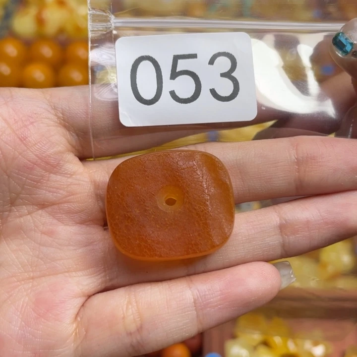蜜蜡未镶嵌珠宝奇石原矿原皮原色方扣吊坠项链手牌微微瑕