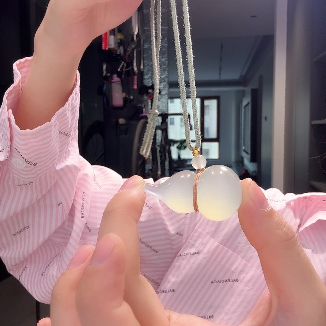 雷***～蛇纹石玉未镶嵌颈饰