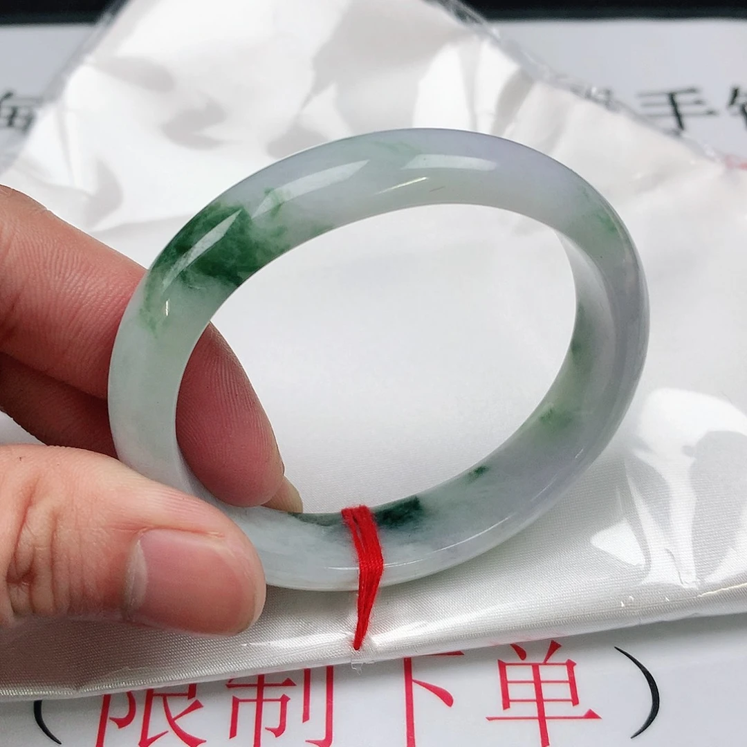 翡翠手镯未镶嵌圈53贵