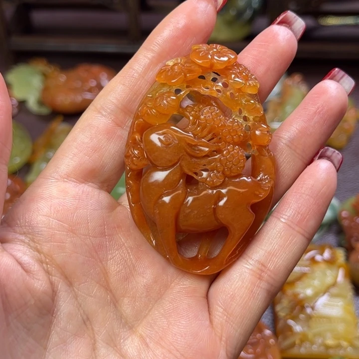 蛇纹石玉吊坠(赠链)未镶嵌君*姐