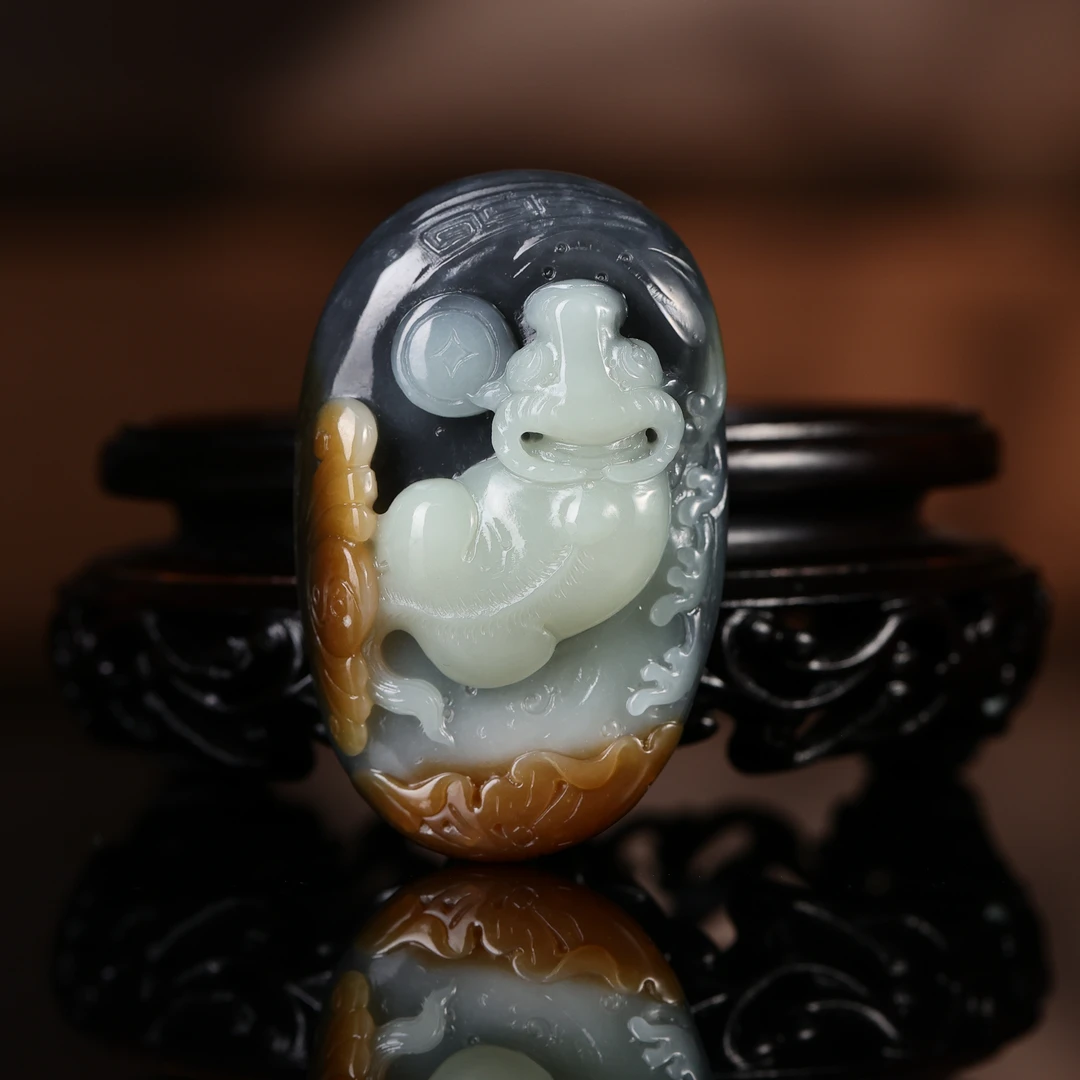 dx和田玉楼兰三色牛转乾坤挂坠25110100968