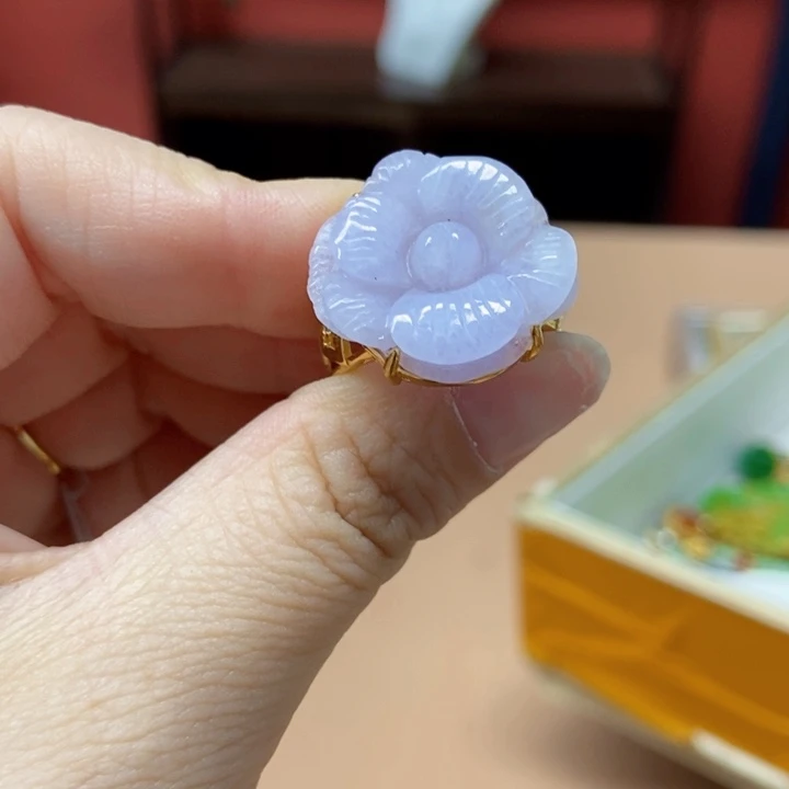 翡翠未镶嵌颈饰戒指