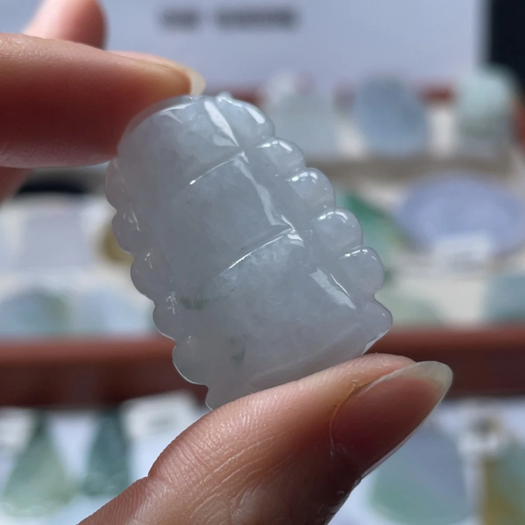 翡翠未镶嵌颈饰翡翠26