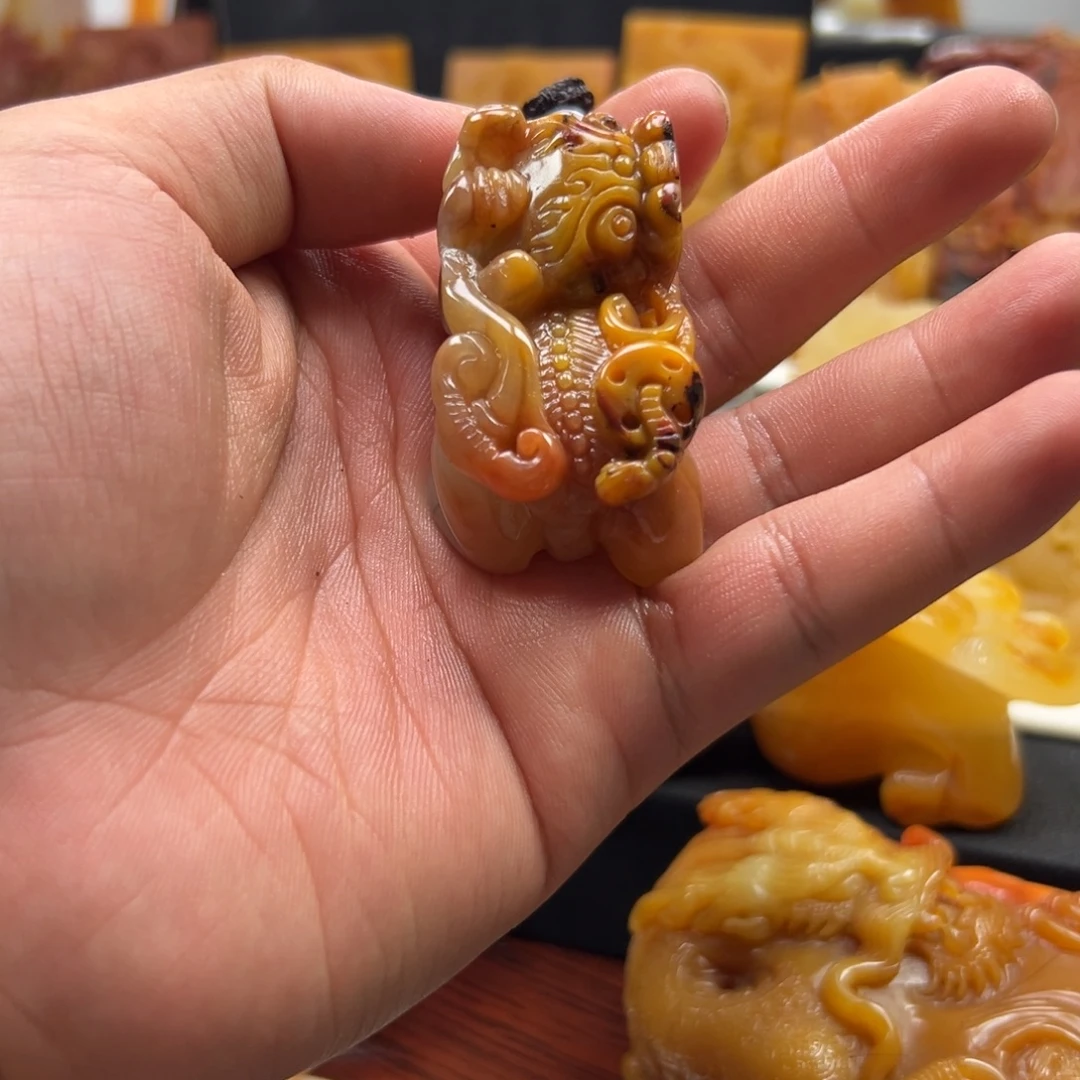 石英质玉（黄龙玉）未镶嵌多样性发货，发其一