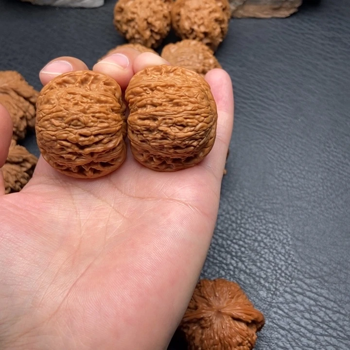 把件文玩核桃Y***g绣球40
