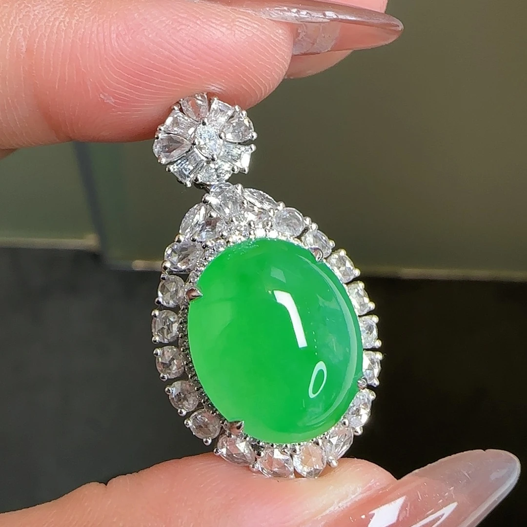 颈饰18K金镶嵌翡翠天然翡翠