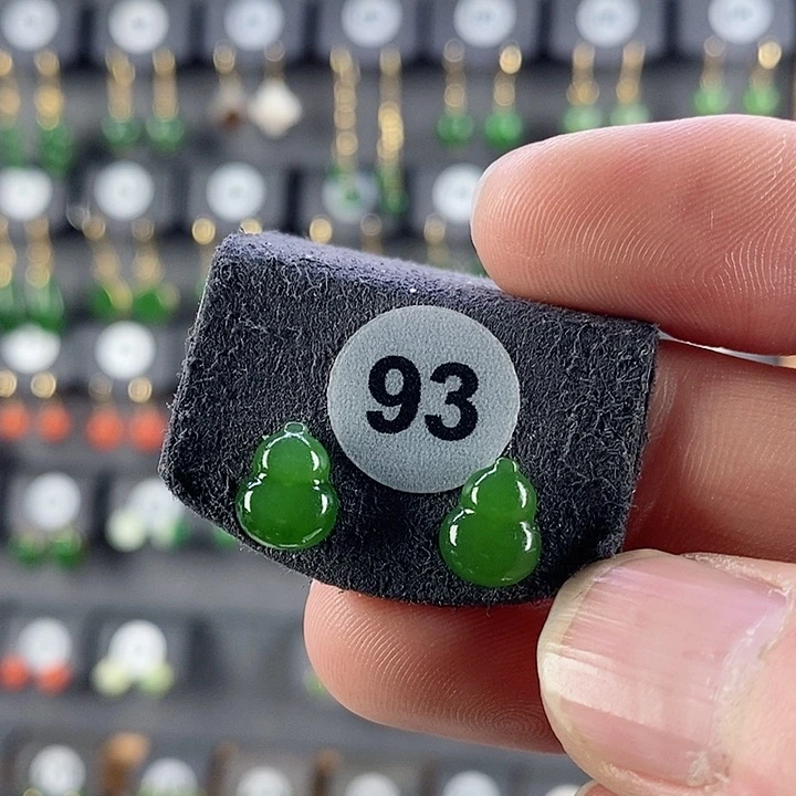 和田玉耳饰18K金镶嵌