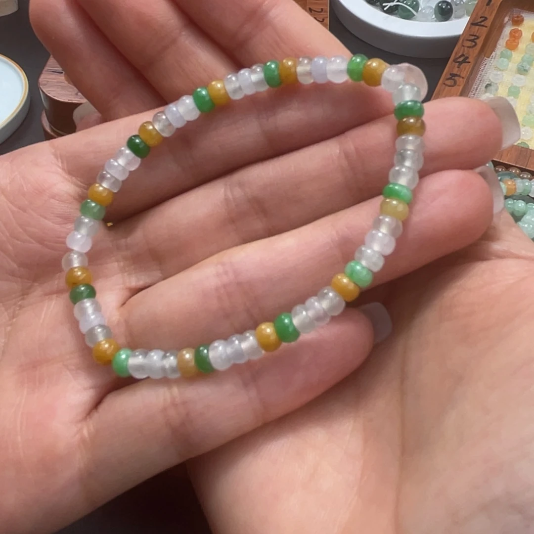 翡翠未镶嵌颈饰卡4.6