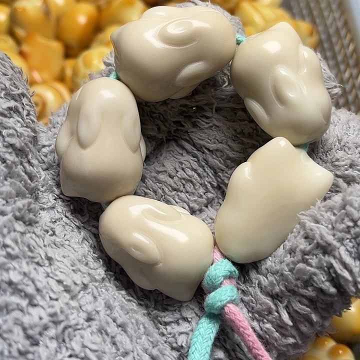 吊坠菩提根/象牙果瑕疵款兔子手捻