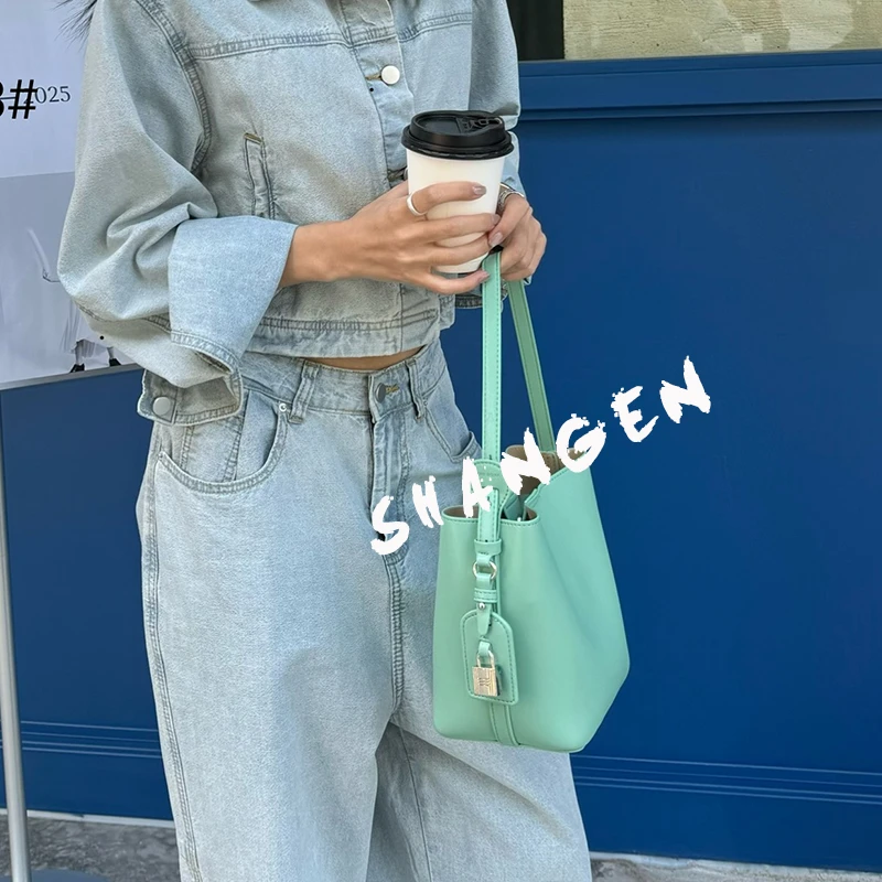 【尚恩CC】SK-92633-冰绿-25*13*22-轻奢时尚女士新款手提水桶包