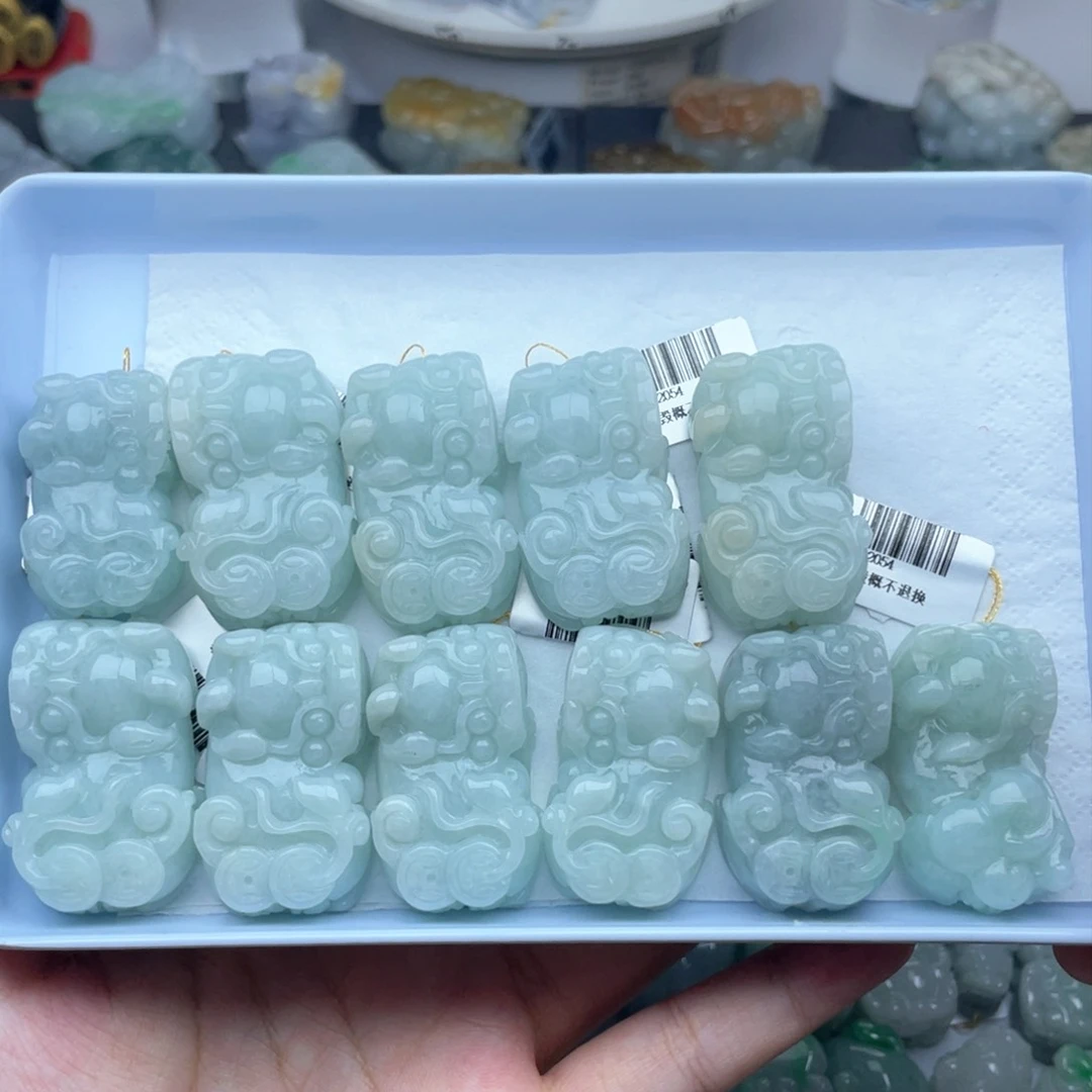 颈饰未镶嵌翡翠貔貅 多样性发其一