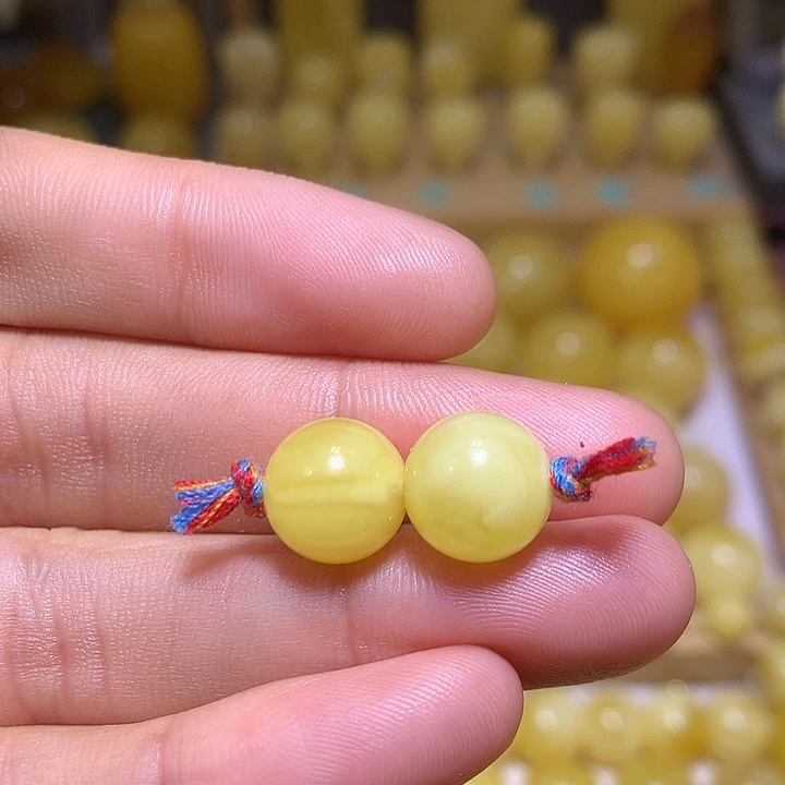 裸石蜜蜡未镶嵌天然俄料白花蜜蜡圆珠10.7左右