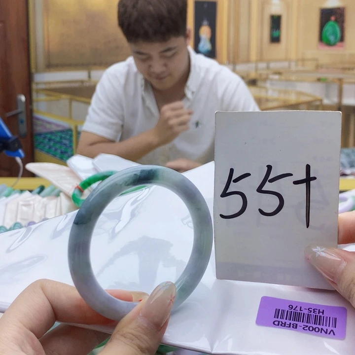翡翠未镶嵌手镯90……