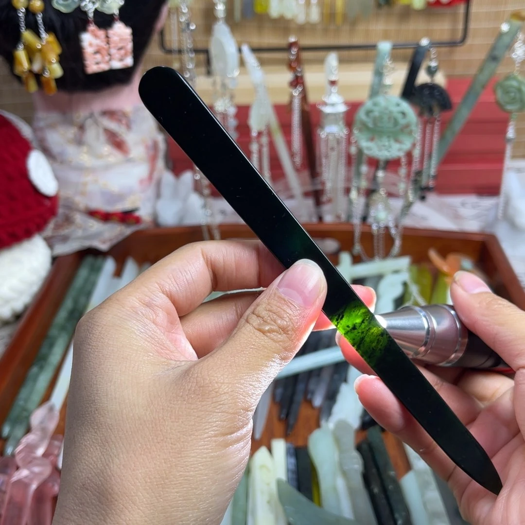 蛇纹石玉发饰未镶嵌