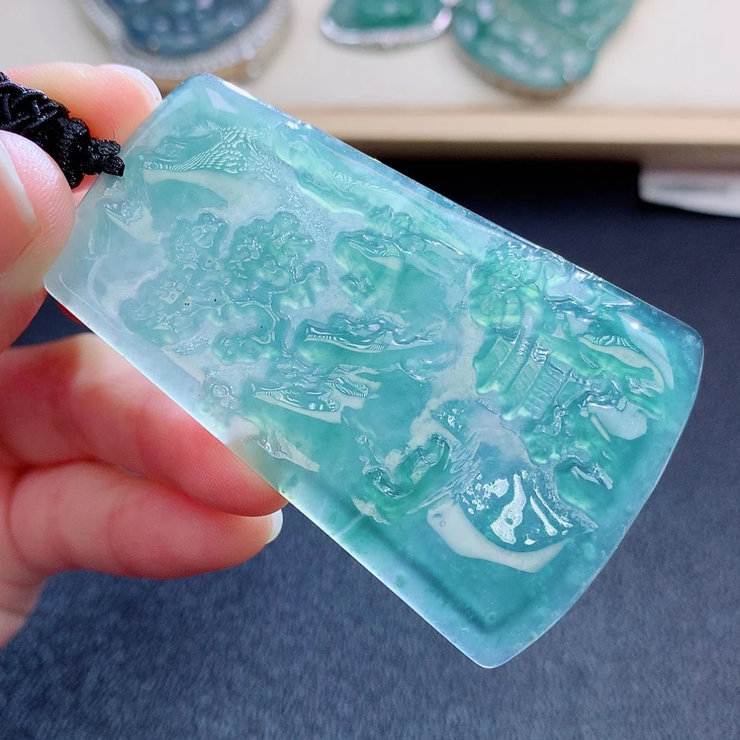 翡翠颈饰未镶嵌翡翠