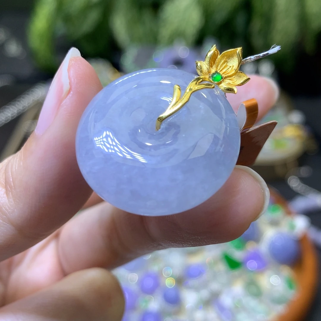 颈饰18K金镶嵌翡翠