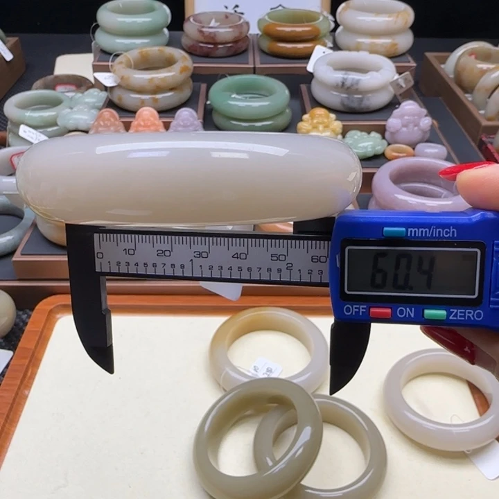 石英岩玉未镶嵌手镯