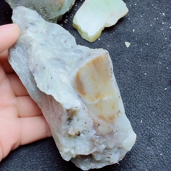 未镶嵌和田玉（糖玉）珠宝半成品