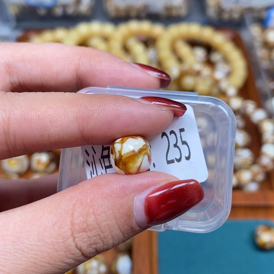 猴头核桃把件沁色圆珠老型235