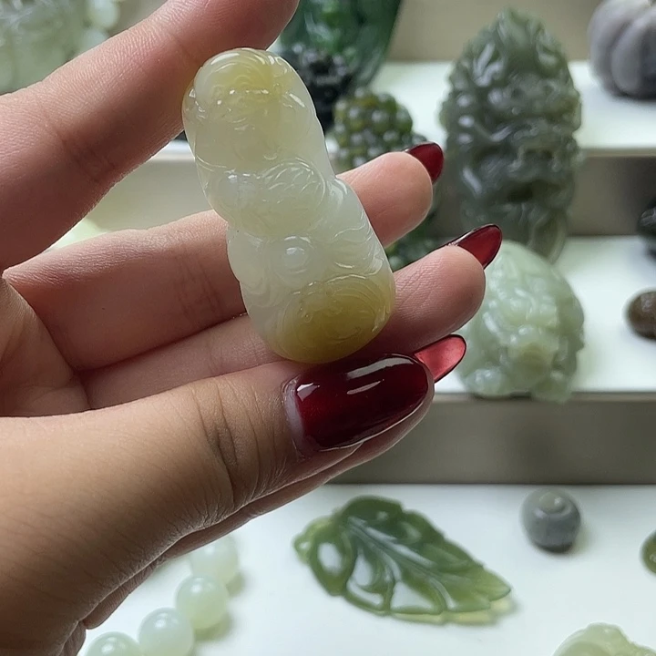 和田玉（糖玉）未镶嵌颈饰
