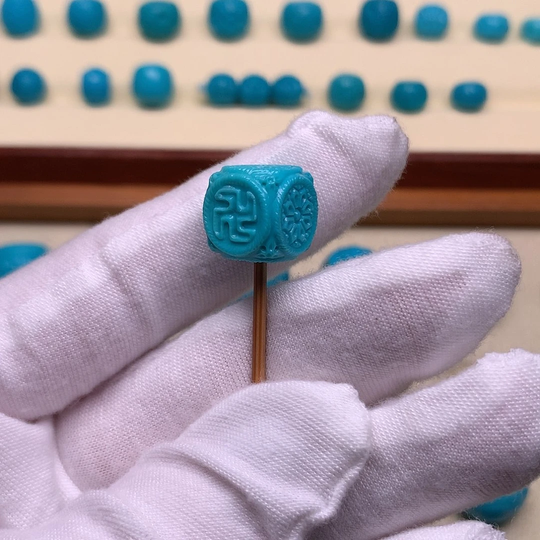 绿松石未镶嵌天然原矿绿松石六方11.4