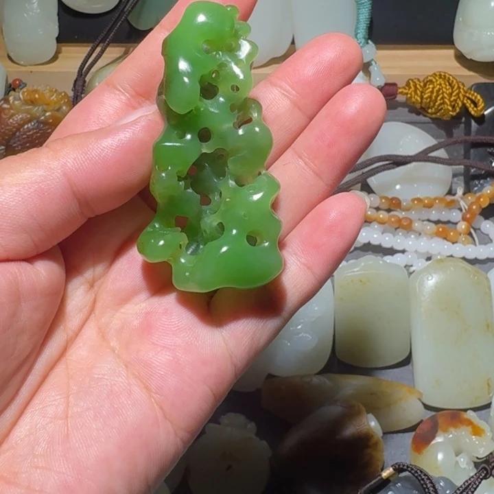 颈饰未镶嵌和田玉（糖玉）