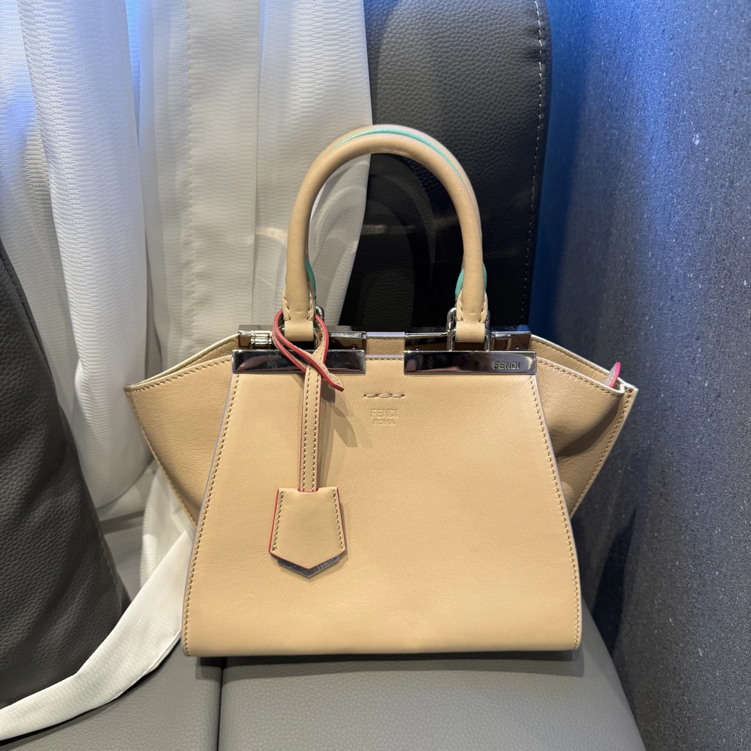 95新 FENDI/芬迪 芬迪拼色小号单肩斜挎包时尚