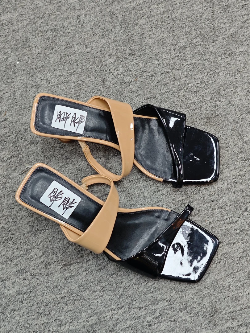 #通用鞋1# 高跟鞋时尚休闲百搭女士黑色细跟包头