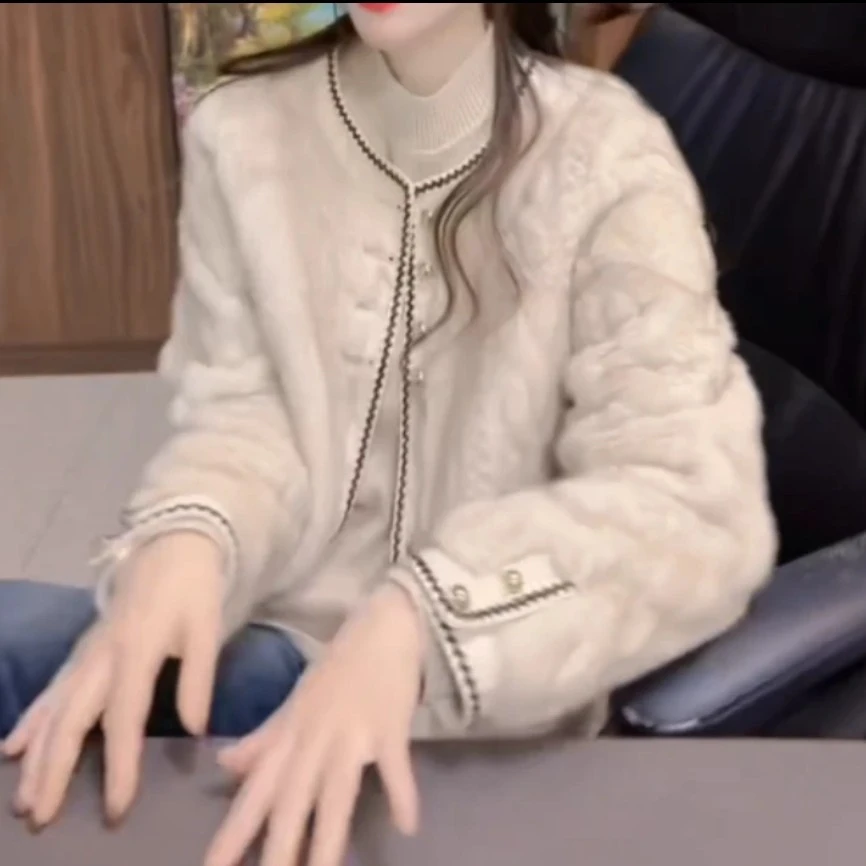 时尚宽松女毛毛细边百搭短外套常规款女装开衫外套冬季