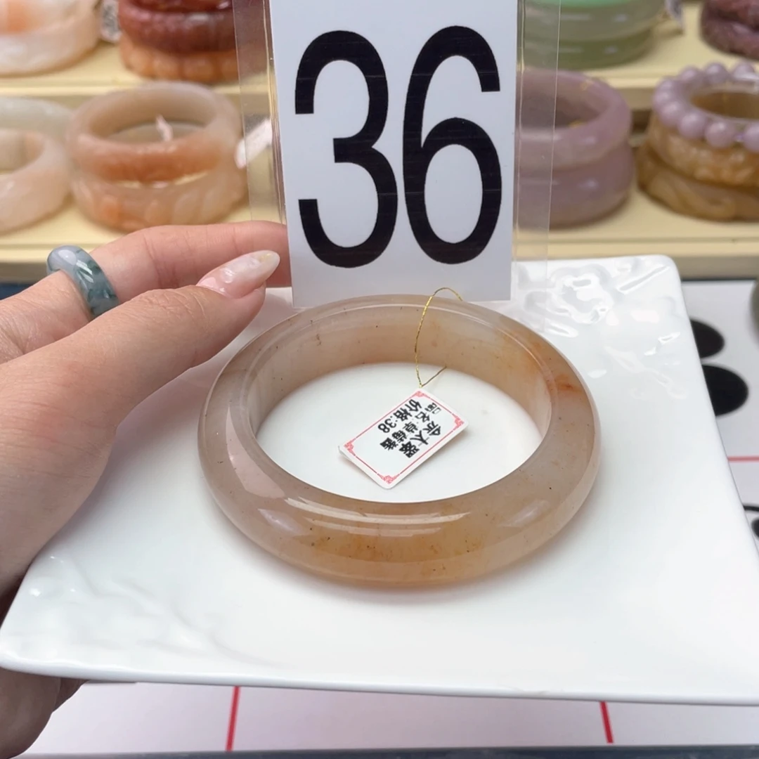 石英岩玉未镶嵌手镯