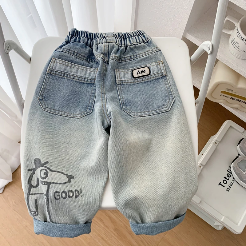 男童牛仔裤春秋装洋气中小童卡通裤子儿童韩版浅色柔软老爹裤百搭