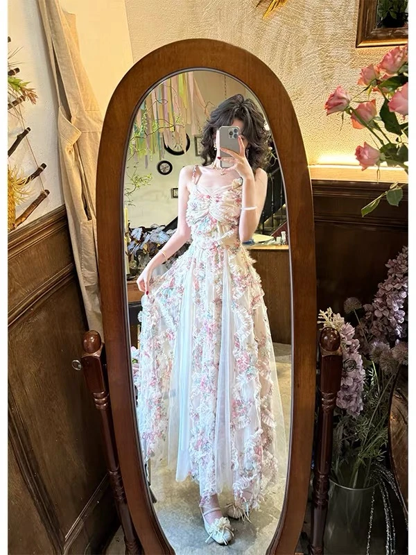 法式度假碎花网纱吊带连衣裙女2025夏季高级感收腰显瘦绝美长裙子