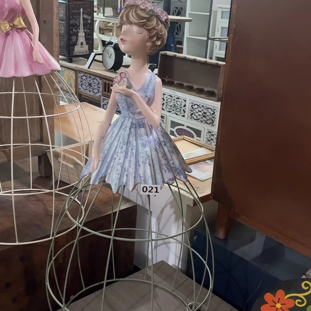 红陶高 80 捧花女孩