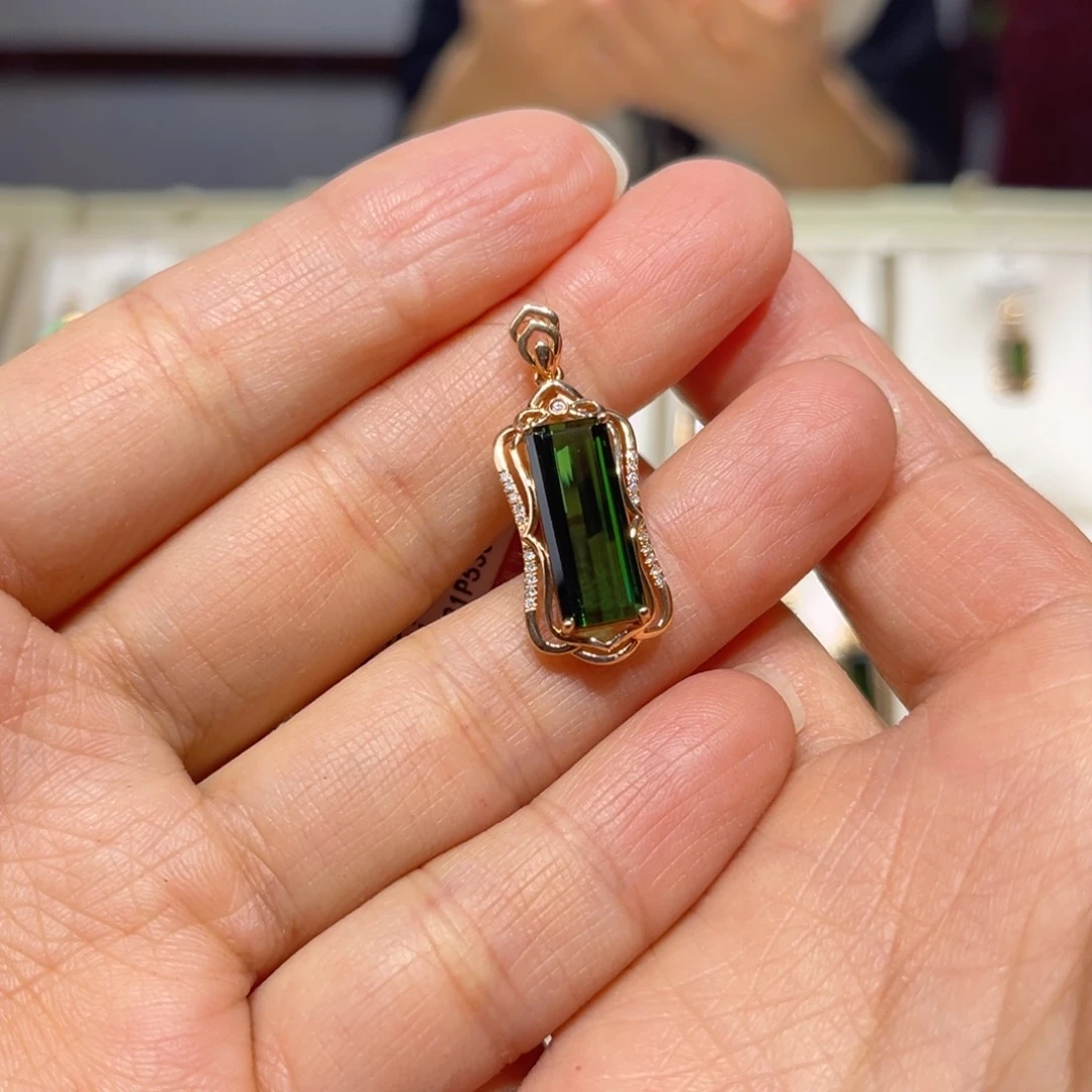 碧玺颈饰18K金镶嵌薄**露