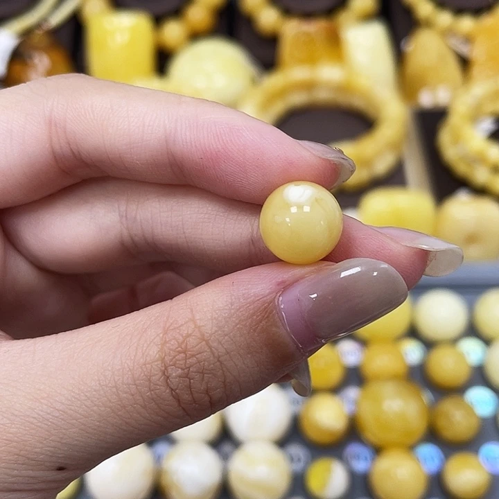 琥珀未镶嵌裸石11.1mm 462
