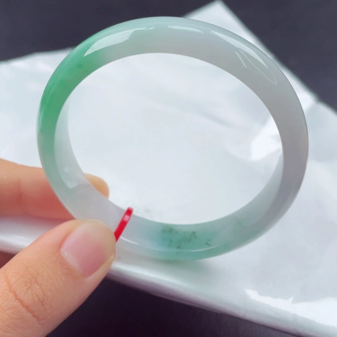 翡翠未镶嵌手镯52.5正圈