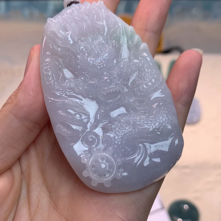 颈饰未镶嵌翡翠龙牌