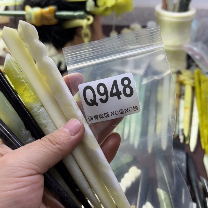 蛇纹石玉发饰合金霞*