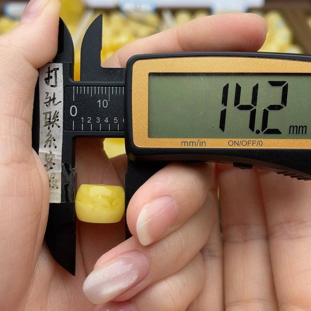 裸石琥珀未镶嵌什****.蜜蜡老型鸽