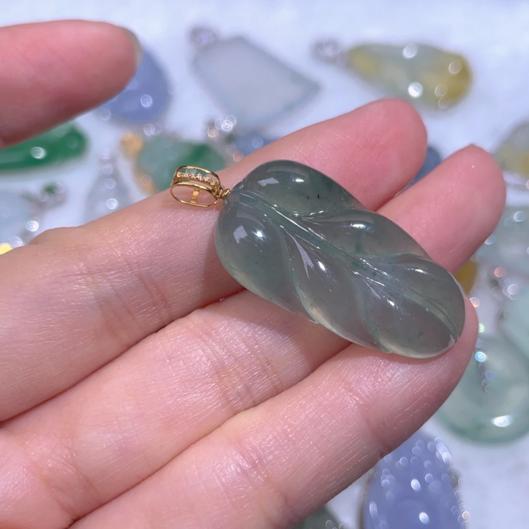 颈饰18K金镶嵌翡翠翡翠