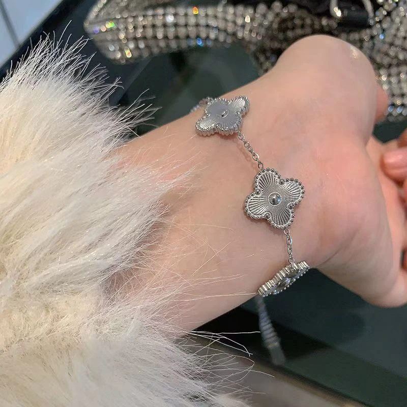 钛钢手链 梅姐饰品3097 经典双面拉丝幸运四叶草手链高级感饰品