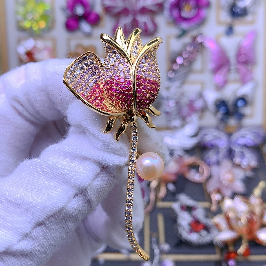 四***镜合成立方氧化锆铜胸针