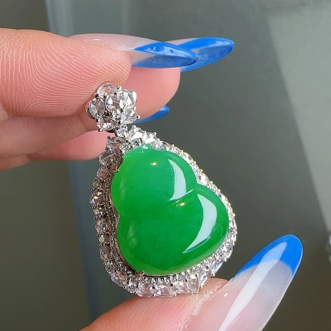 翡翠18K金镶嵌颈饰天然翡翠